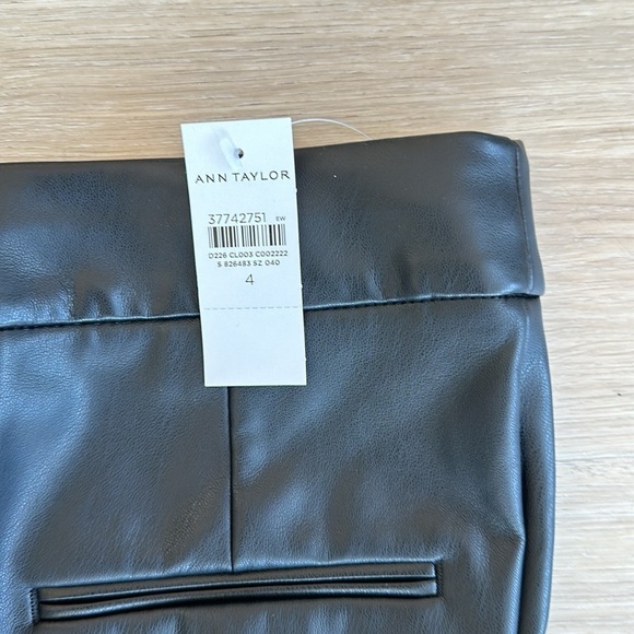 Ann Taylor The Skinny Flare Pant with Vent Hem women size 4 - Picture 7 of 14